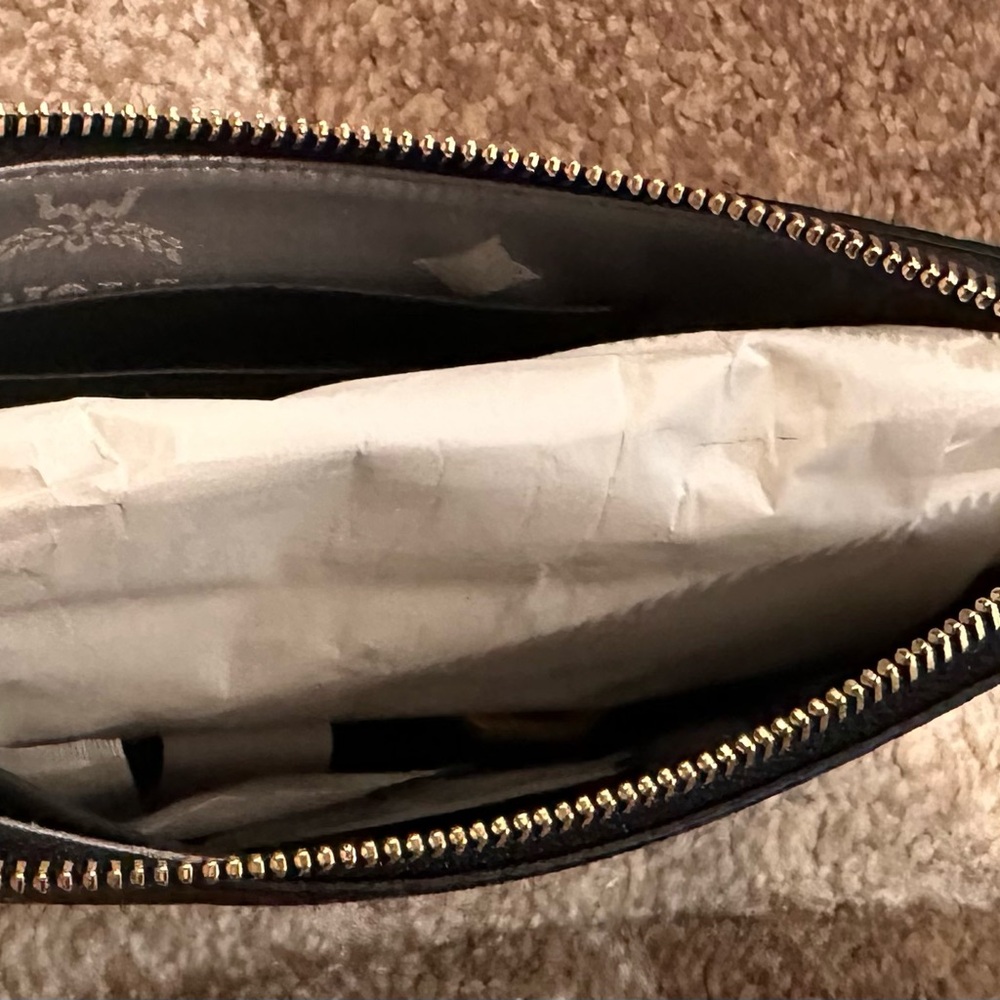 MCM Black Pebbled Leather Pouch New - Picture 5 of 7